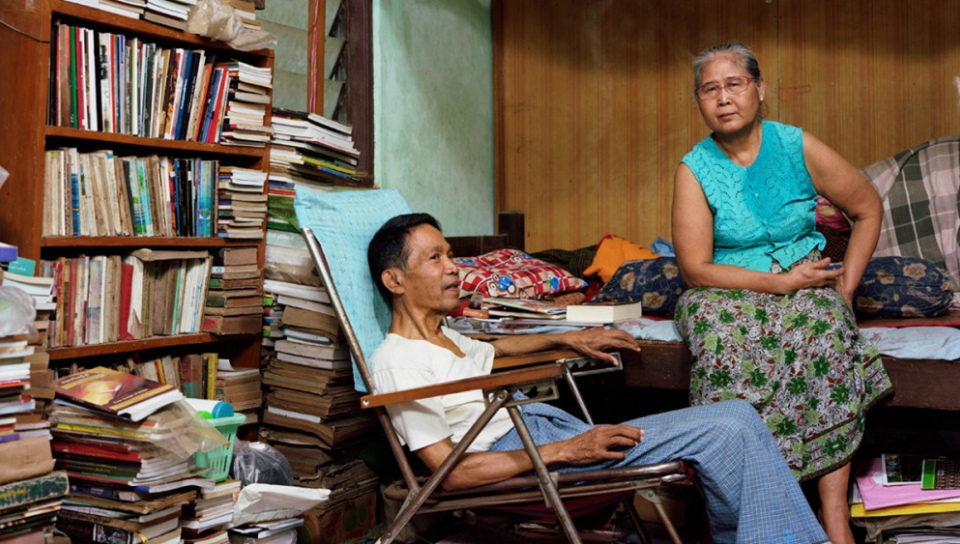緬甸國內公認最傑出的異議分子詩人貌昂賓與其妻子（圖片來源：《緬甸詩人的故事書》，遠流提供）